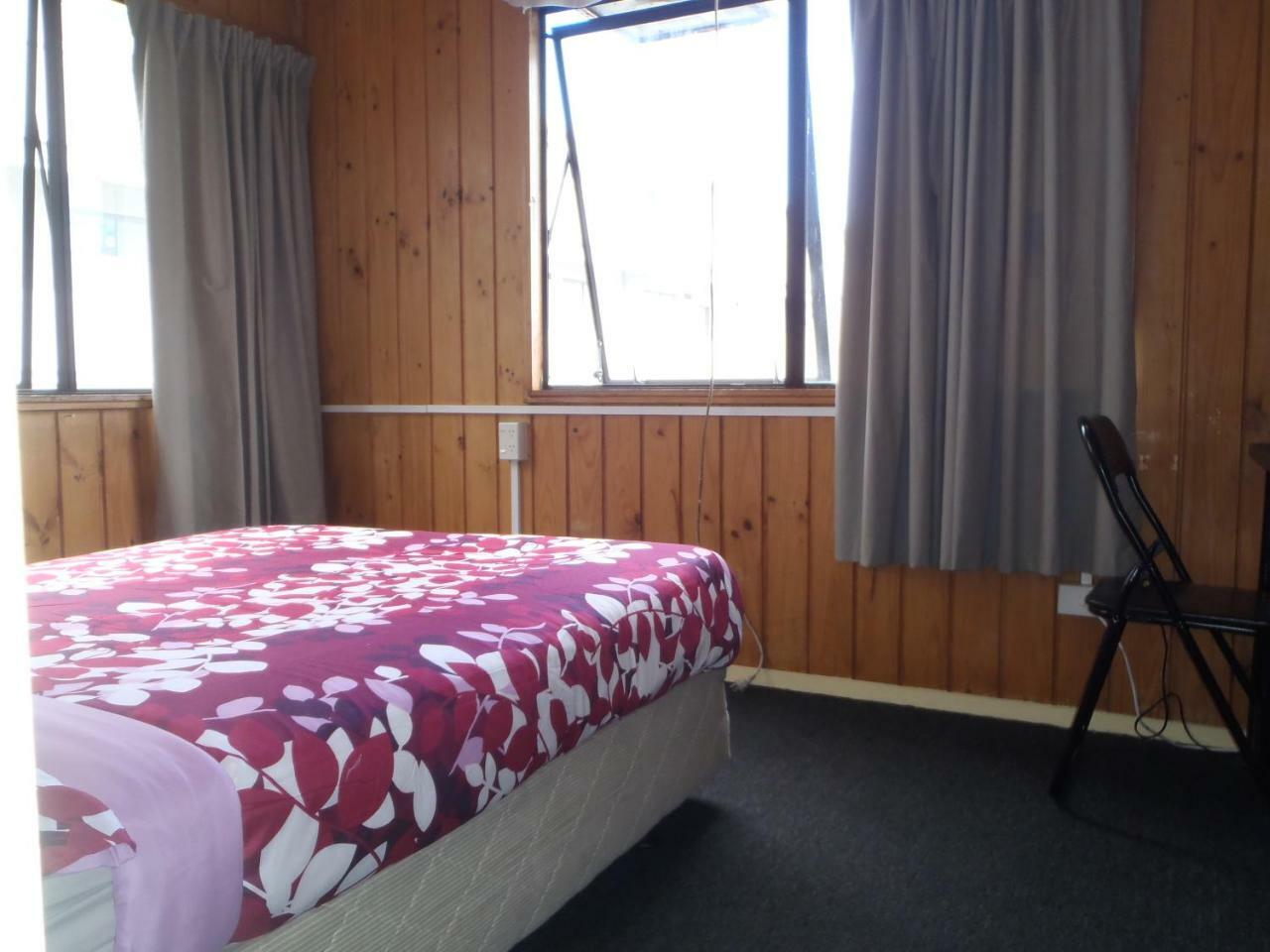 Borders Beyond Hostel Auckland